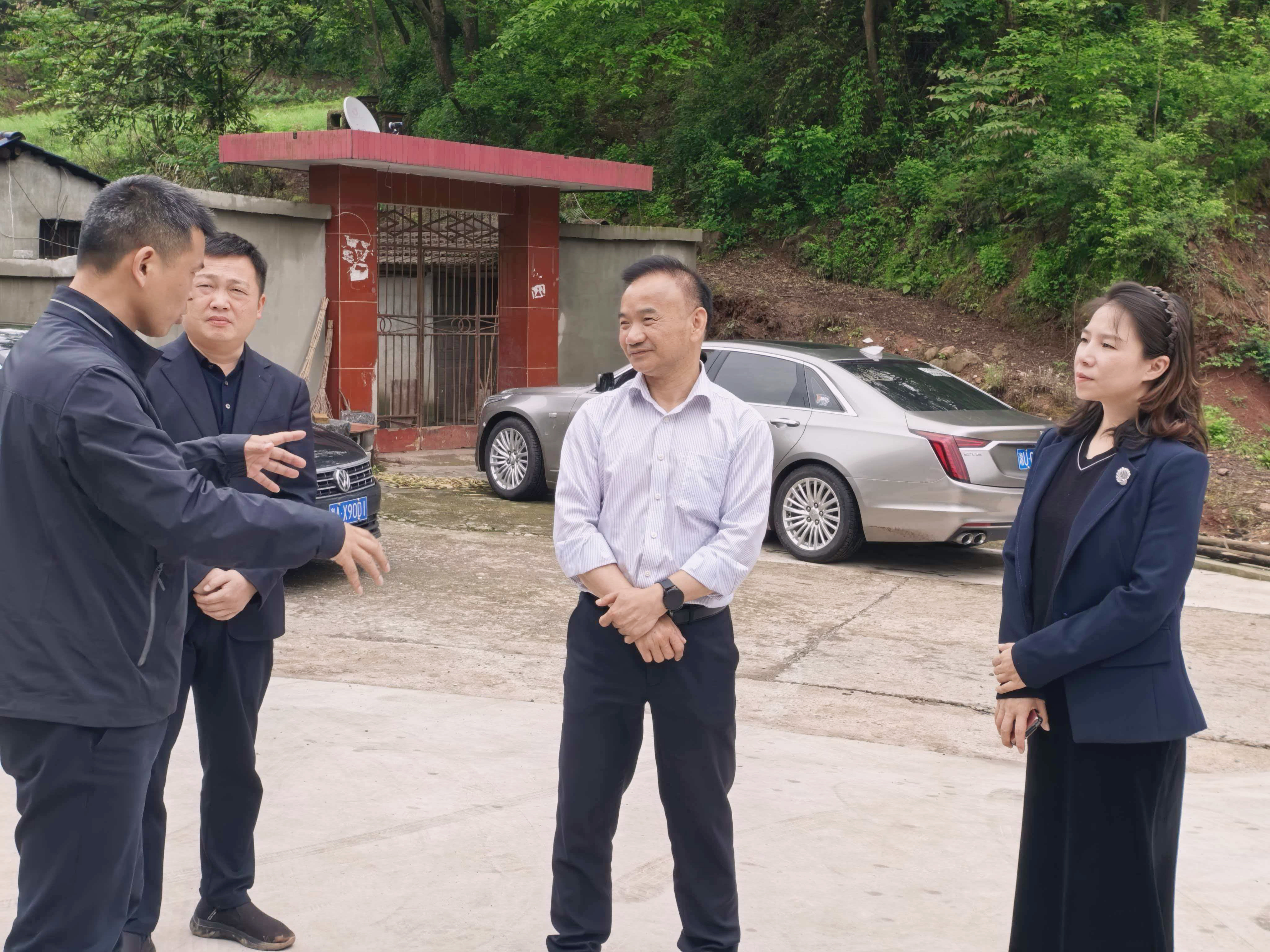 老澳门六合彩官网赴泸溪县中塘村调研乡村振兴帮扶工作